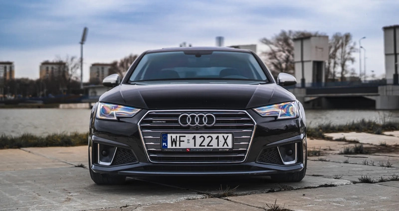 Audi A4 cena 105000 przebieg: 230000, rok produkcji 2017 z Rzeszów małe 379